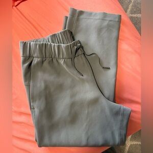 lululemon on the fly 23” crop